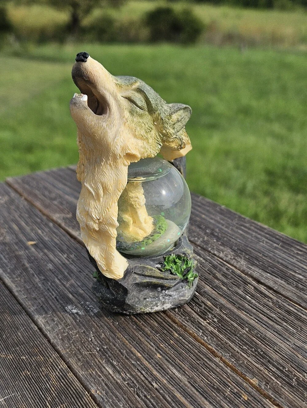 N/A decorative wolf